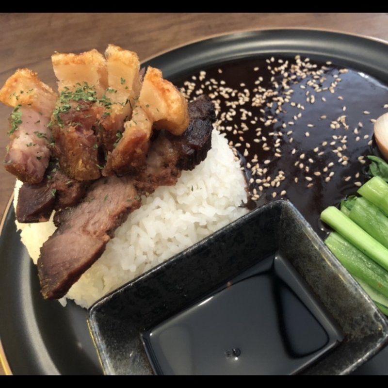 カオムーデンムーグローブMIX丼(Suphab)