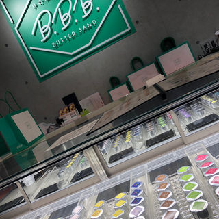 (北海道発酵バターサンド専門店B.B.B.)