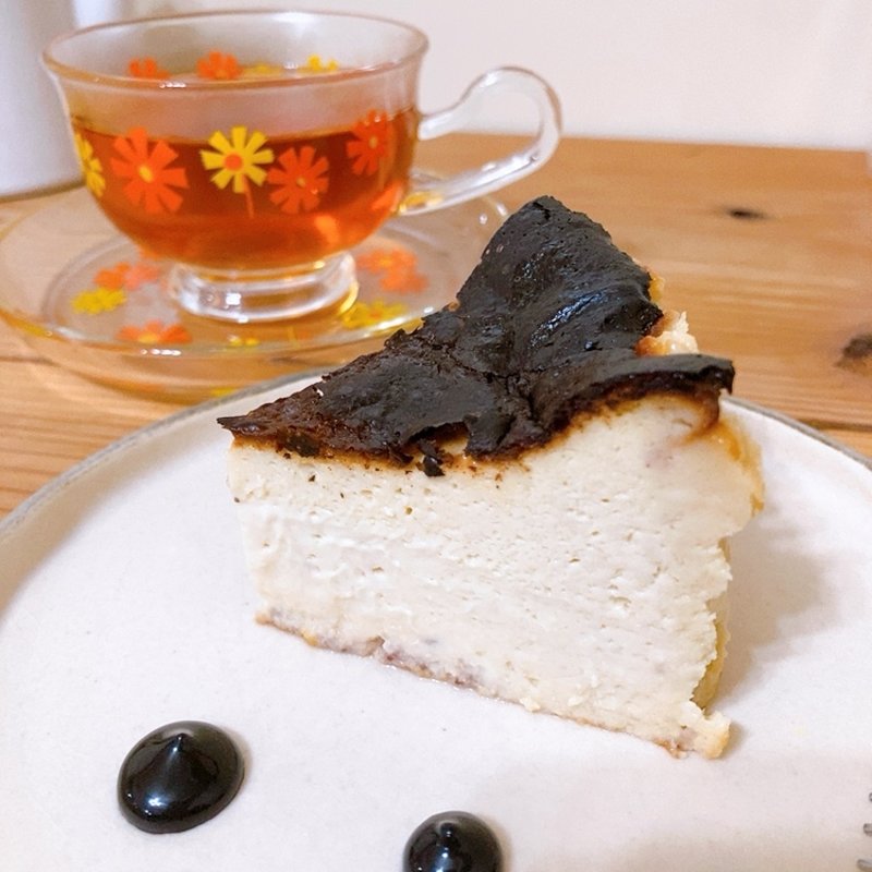 苺のバスクチーズケーキ(ごはんとおやつの日々)