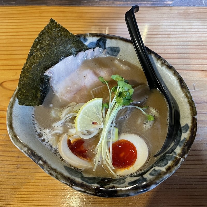 煮玉子らーめん(麺屋 蝉 本店)