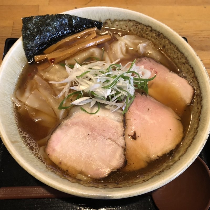ワンタン醤油そば(麺切り 白流)