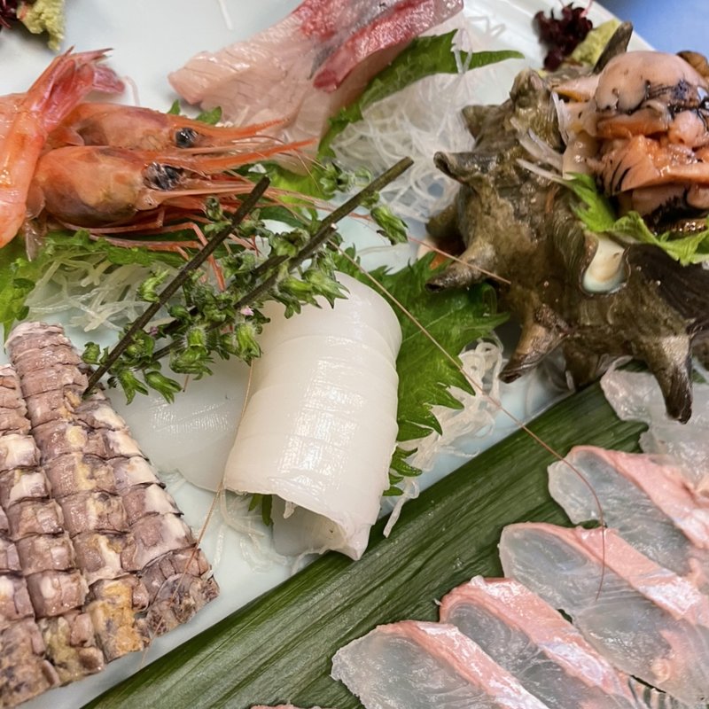 刺身盛り合わせ(蒔田鮨)