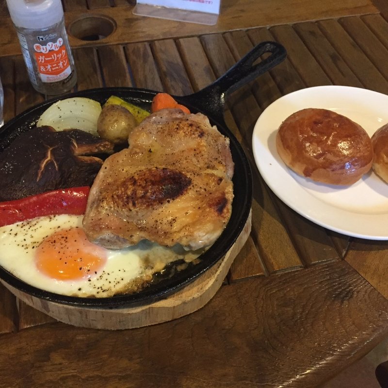 チキンソテー(ブルー クローネ （Bleu Couronne）)