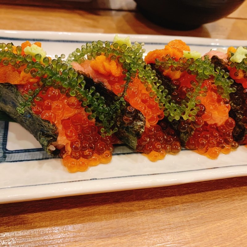 一口贅沢こぼれ寿司(磯丸水産 高槻店)