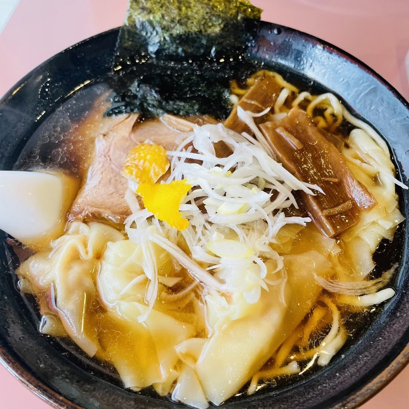 ワンタンメン(ラーメン鶴 （つる）)