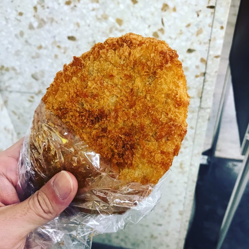 牛肉コロッケ(ニキベーカリー 綾瀬店)