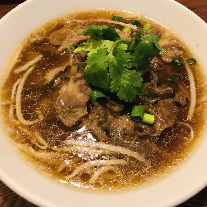 クィティアオ ヌァ プァイ　牛筋入り汁麺(サイアム)