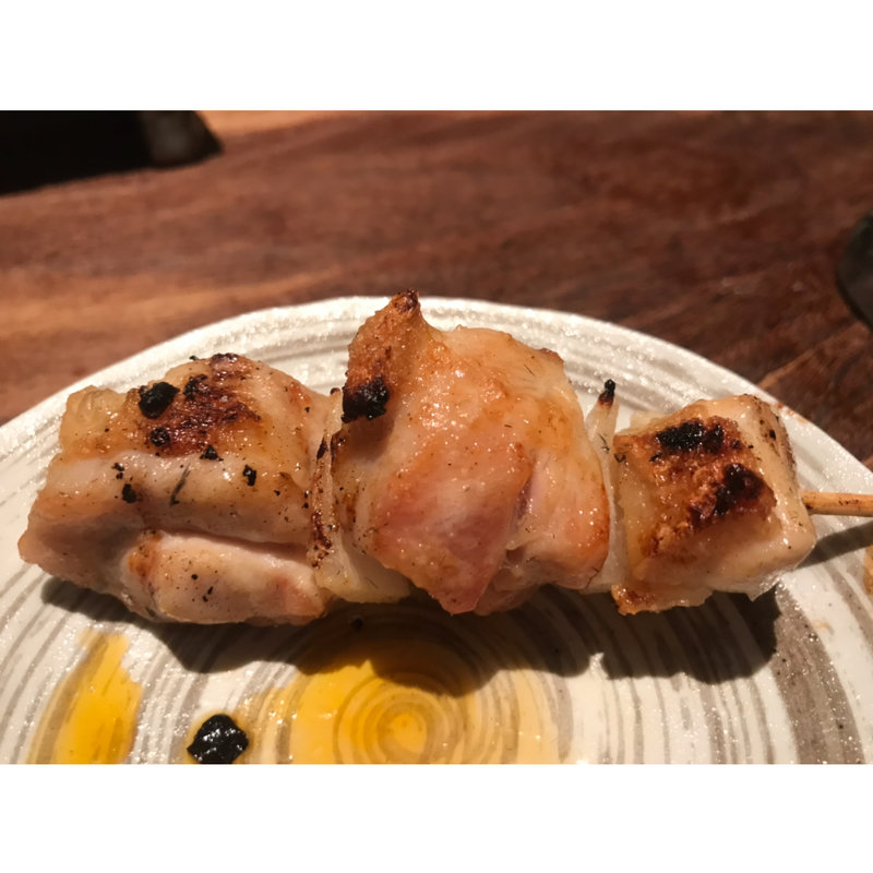 四つ身（もも肉）(焼とりの八兵衛 六本木店)