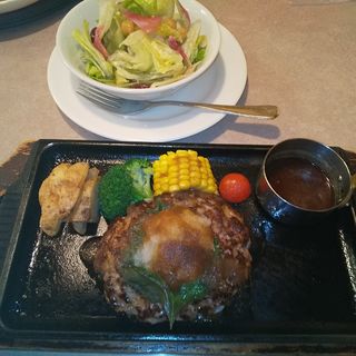ハンバーグ定食(三宝)