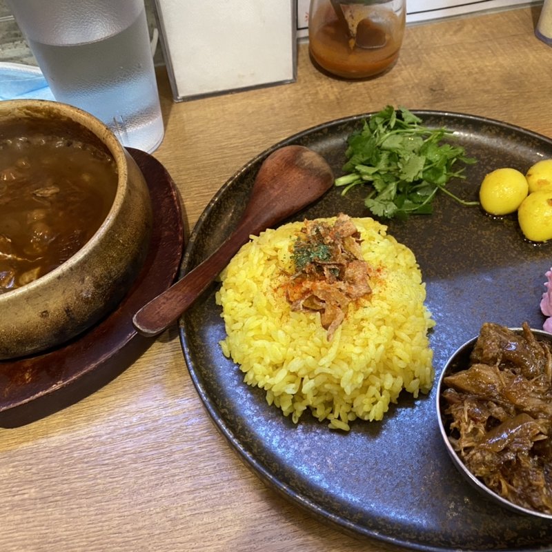 魯肉飯＋壺焼きカレー ポーク(カレーは飲み物　壺)