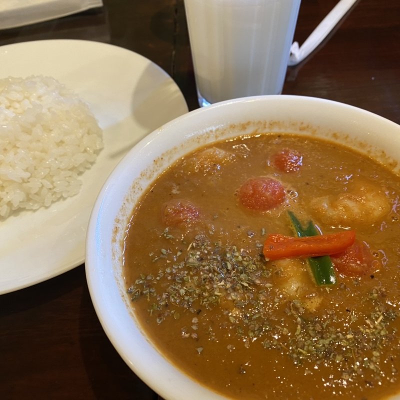 海老とプチトマトのカレーご飯(curry草枕)