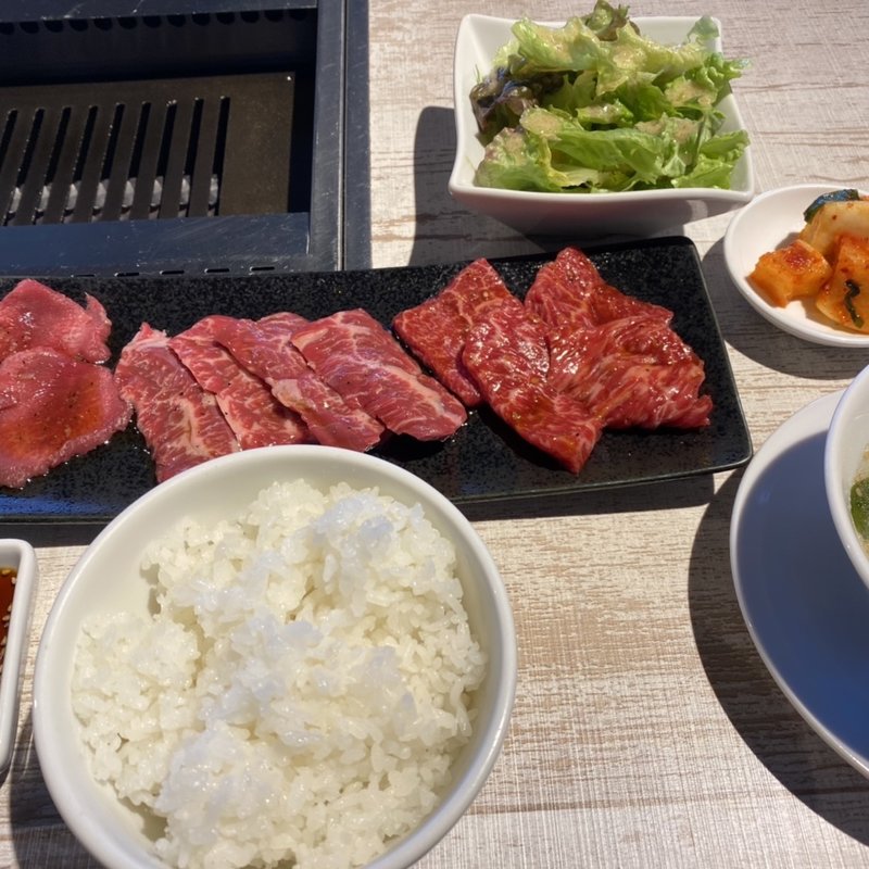 (USHIHACHI 上野店)