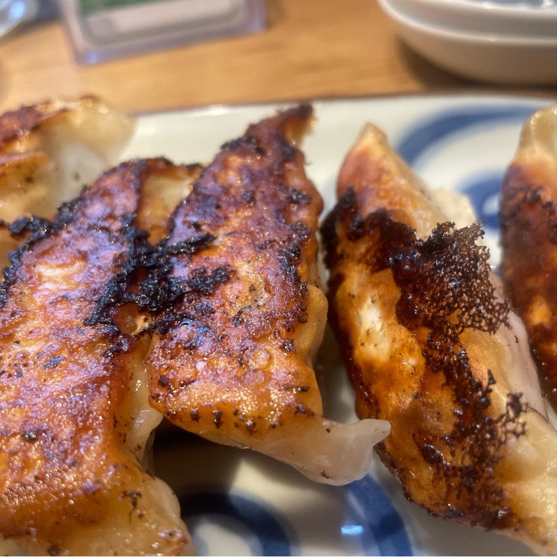 焼き餃子(曲ル角ニハ泡喰ライ)