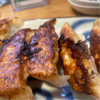 焼き餃子(曲ル角ニハ泡喰ライ)