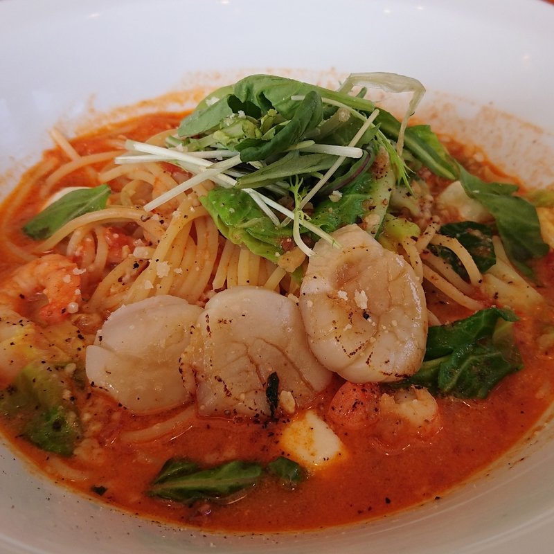 炙り帆立と海老とモッツァレラのトマトクリームスープ スパゲッティー(洋麺屋五右衛門 港北店)