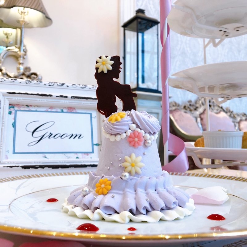  フラワープリンセスのウエディングドレスケーキ(京都アートグレイスウエディングヒルズ)