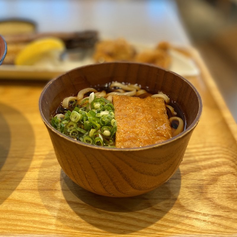ミニきつねうどん(ふらり寿司 名駅本店はなれ)