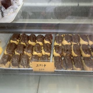エクレア(やおきパン洋菓子店)