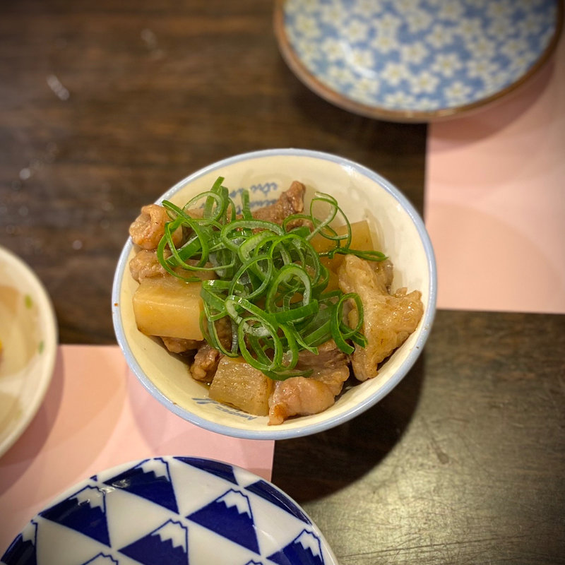 豚軟骨もつ煮込み(焼鳥 川名)