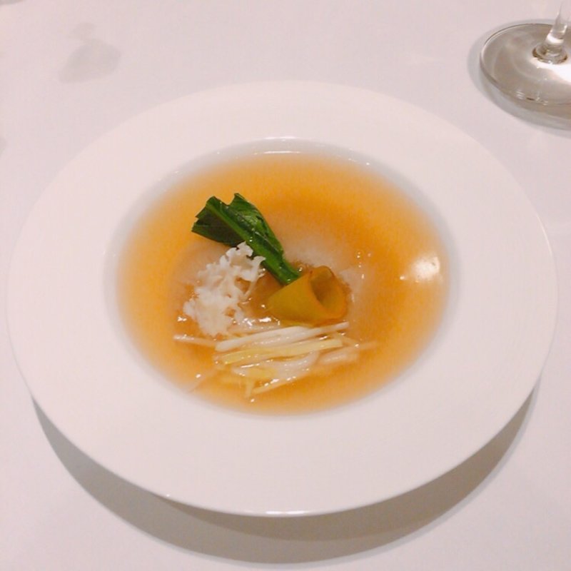 フカヒレとスッポンコラーゲンの鮑入り冬瓜とろみスープ　(カントニーズ 燕)