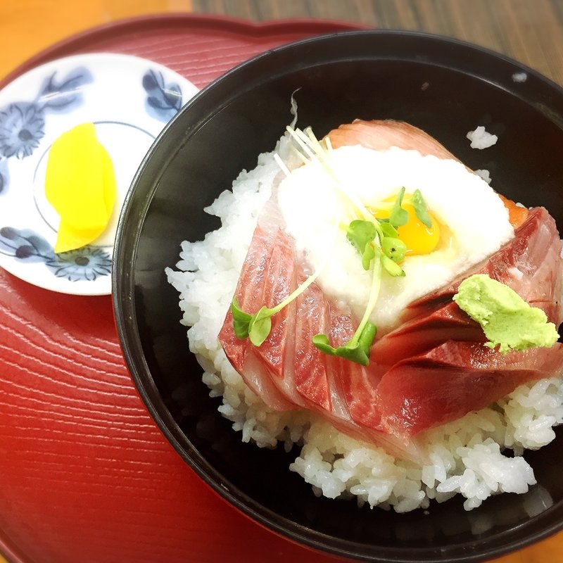 【漁師丼】8種類の海鮮丼のうちのひとつ(柿谷商店 （かきたに）)