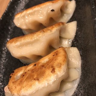 手包み焼き餃子(札幌味噌らーめん ひつじの木)