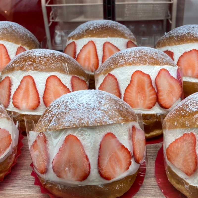 いちごのマリトッツォ(ストロベリーマニア 東京ソラマチ)