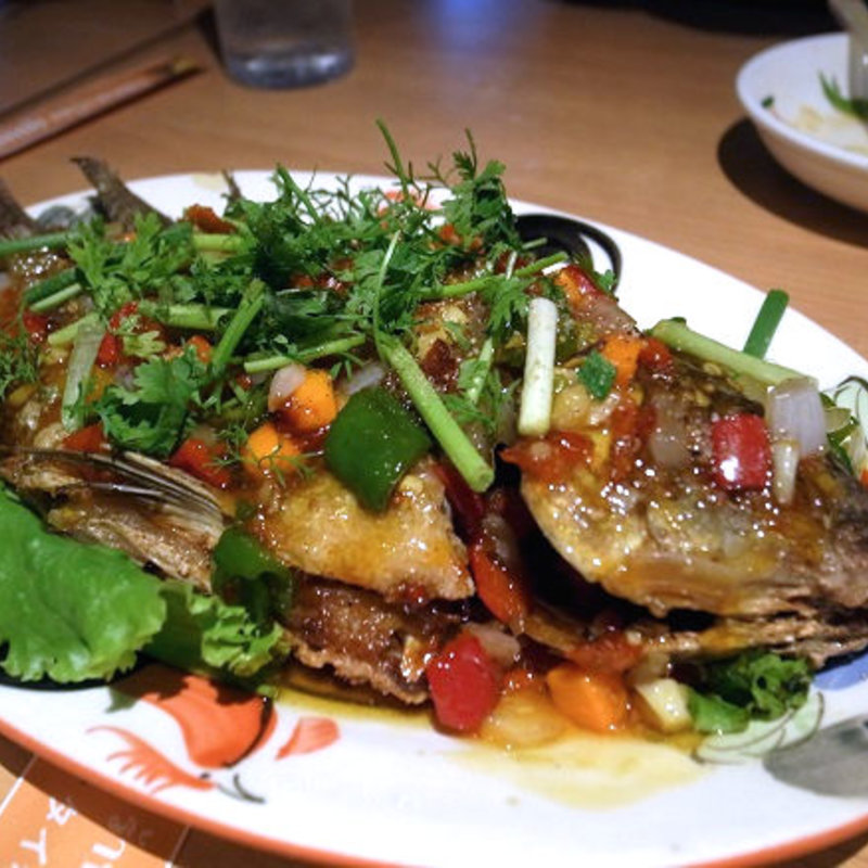 プラーラープリック（魚のスパイシーソースあんかけ）(クンヤー)