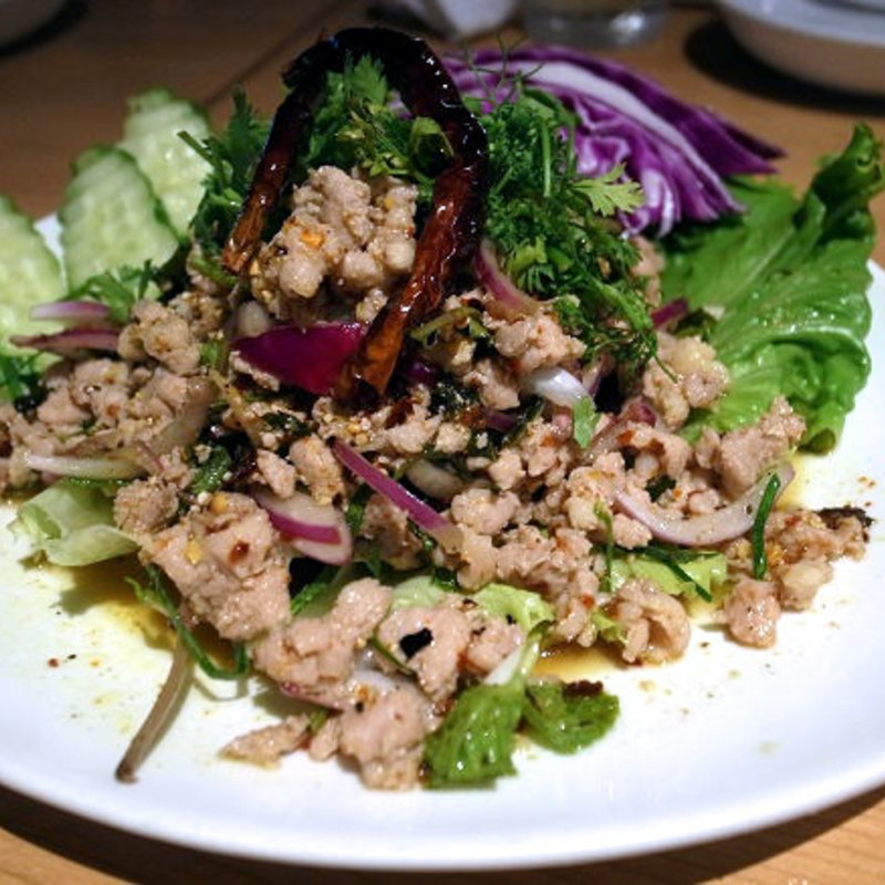 ラープガイ（鶏ひき肉のハーブ和え）(クンヤー)