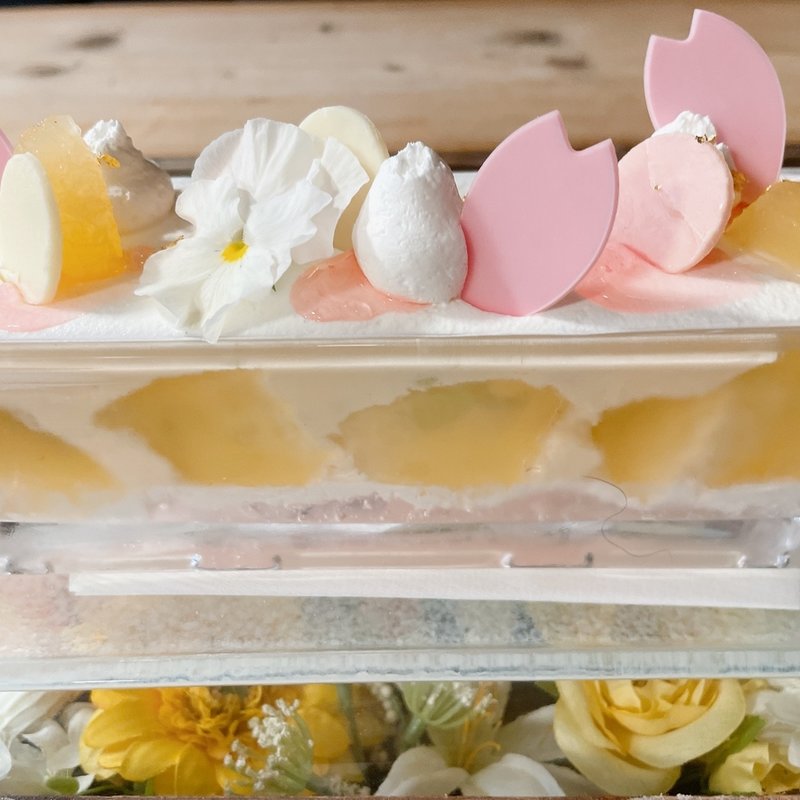 桜~春香るジャポネ桜添え~(パフェテリア Largo)