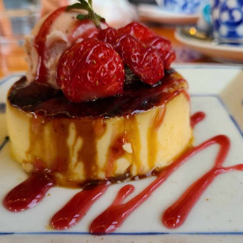 苺のクリームブリュレ 苺アイス添え(洋麺屋五右衛門 港北店)
