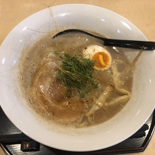 豚骨ラーメン(麺屋 金花)