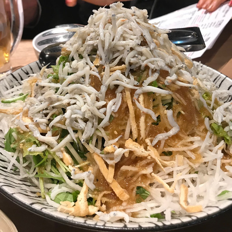 しらすサラダ(俺のやきとり 銀座9丁目)