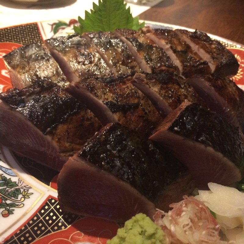 鰹の塩タタキ(わらやき屋 大阪北新地)