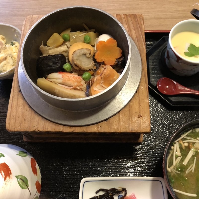 釜飯定食(いけす割烹 心誠  （しんせい）)