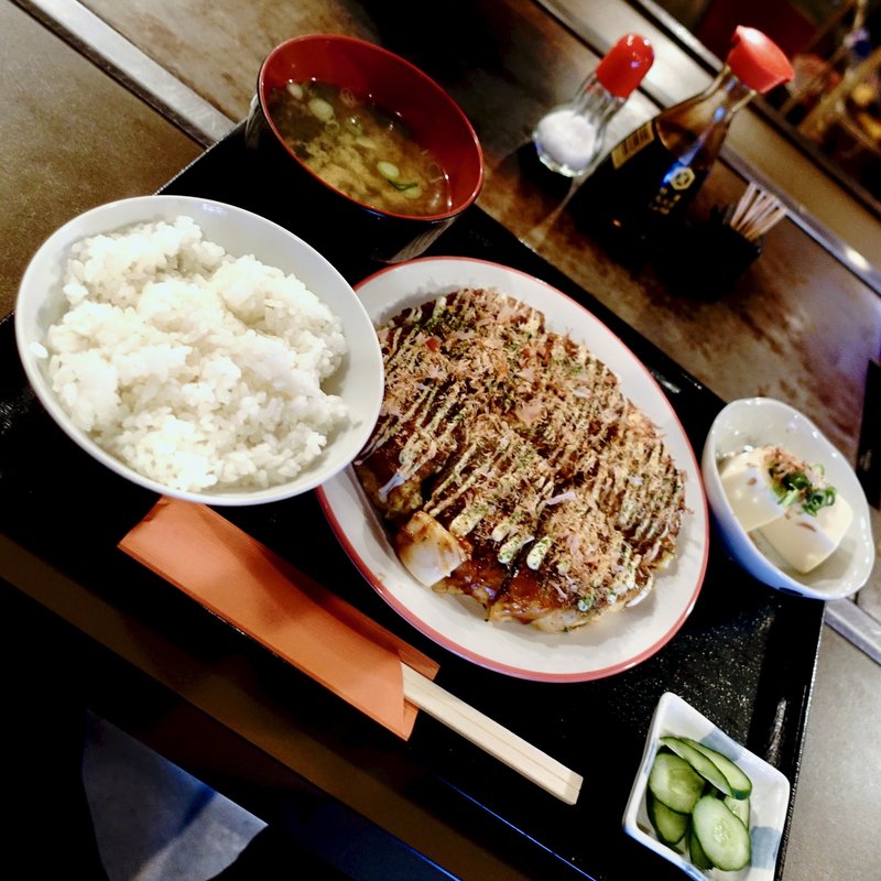 お好み焼きミックス定食(成金堂)