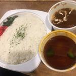 ビーフとスリランカのツインカレー(カリカリ)