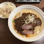担担麻婆麺と蒸し鶏生姜丼セット