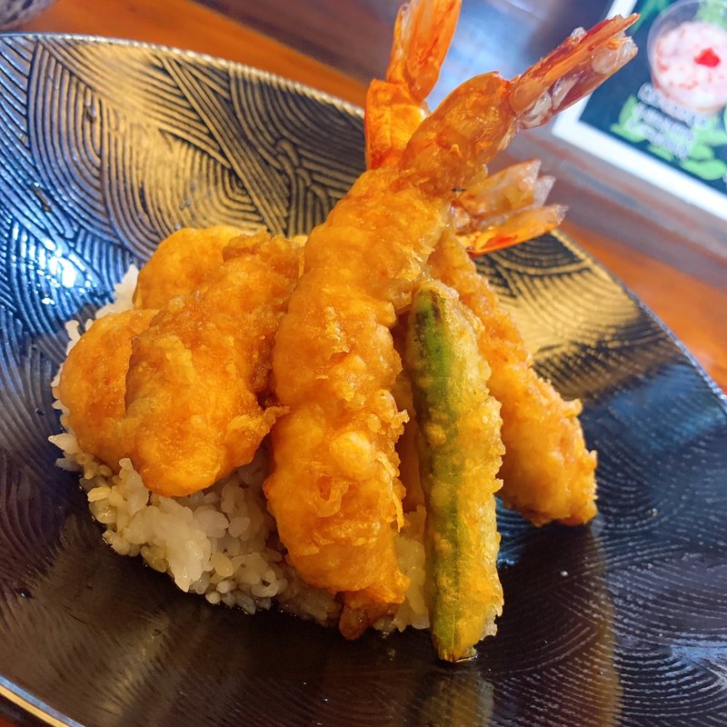 特大海老天丼(天ぷら　一すじ （天ぷら　串カツ　一すじ）)