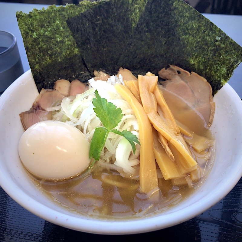 牛肉とトマトだしのラーメン(塩) 全部のせ(だし廊 GOLD)