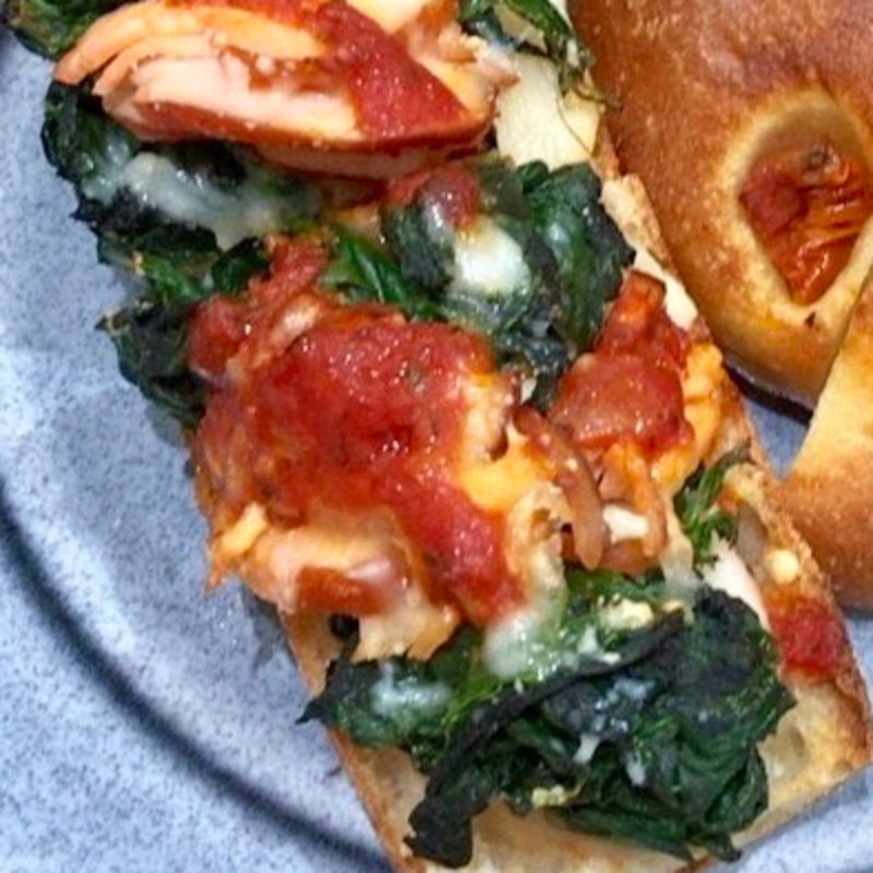 スモークチキンとほうれん草とトマトのバケット(セスト グランデュオ立川店)