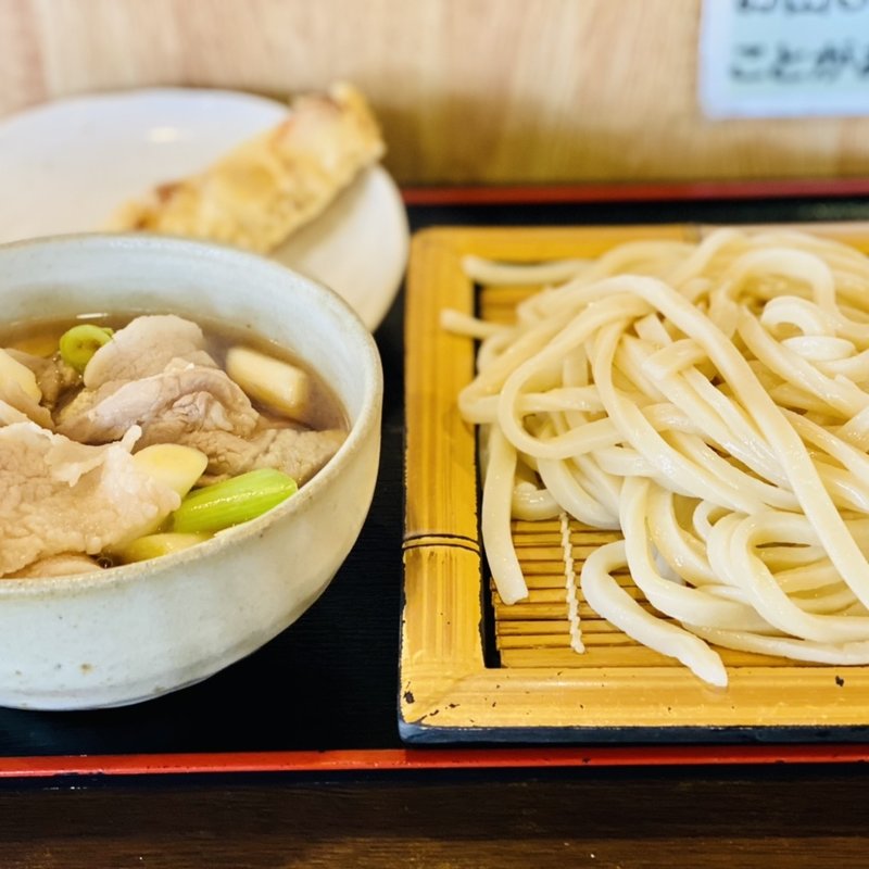 肉汁うどん(並)とちくわ天(藤店うどん)