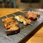 葱鰤串、太刀魚の塩焼き串、うずらベーコン、ナンコツ(誠家 )