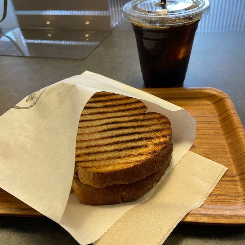 アボカド&チキンサンド(単品)(En 鷰)