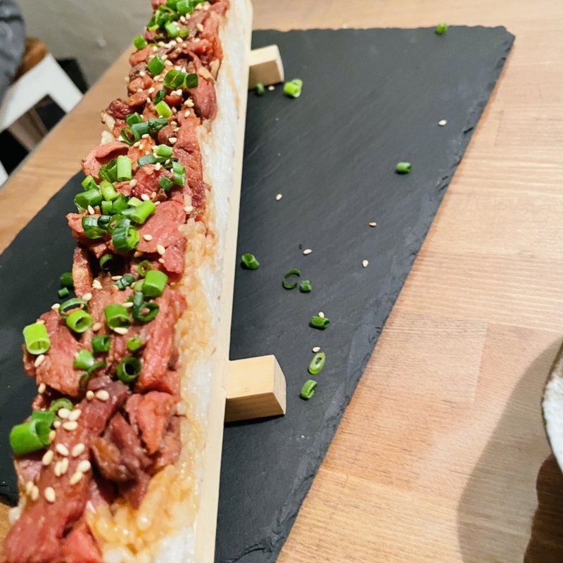 ロングユッケ寿司(肉バル 天晴れ　APPARE 天神大名店)