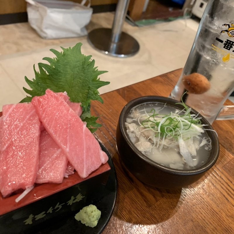 本鮪枡盛&塩もつ煮込み(まる福酒場)