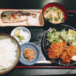 カキフライ＋焼魚(魚と肴 わぶ)