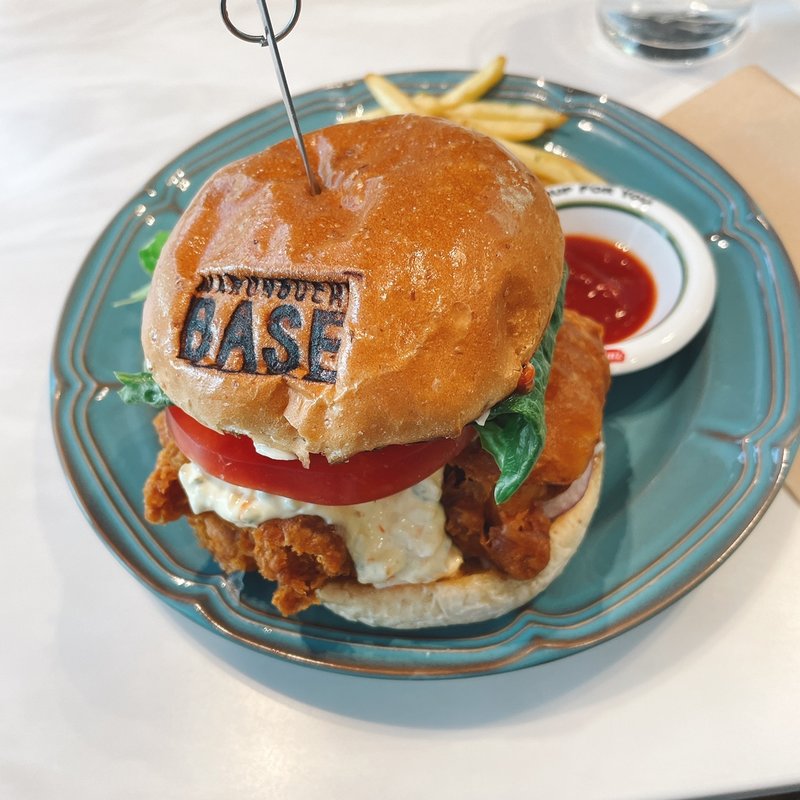 フィッシュバーガー(MARUNOUCHI BASE)