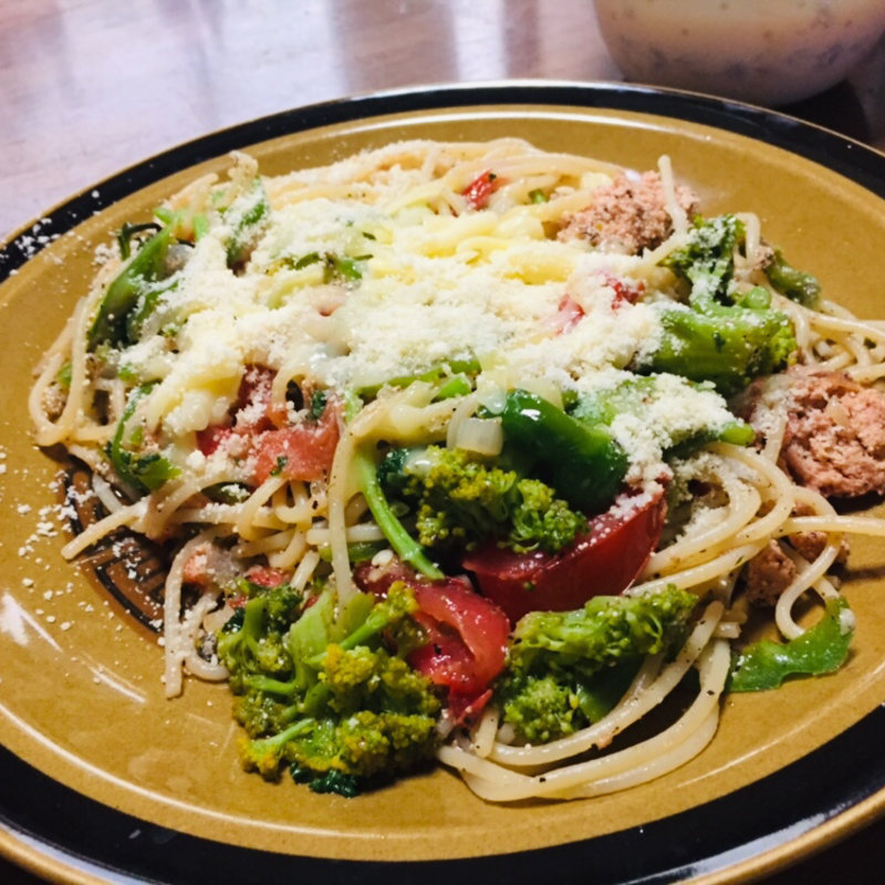 タラコとカニカマのお野菜たっぷりチーズパスタ(BOXX Coffee & X-presso)