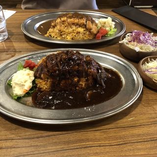 赤ピネライス(キッチンゴン 六角店)